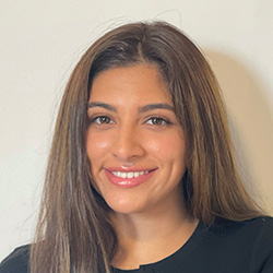 Alizeh Afzal headshot