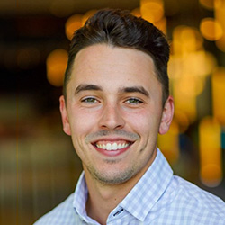 Davis Holly bio photo