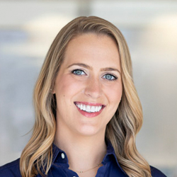 Lindsey Vickers bio photo