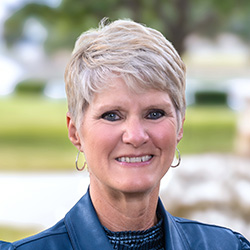 Kristi Owens bio photo