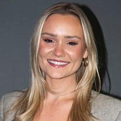 Lexi Allen bio photo
