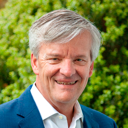 image of Len Warren