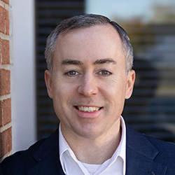 Daniel Petro headshot
