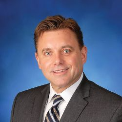  Advisor Portrait 
