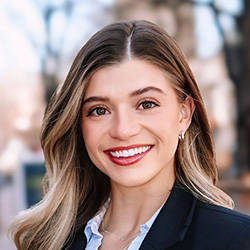 Giulia LaPlante bio photo